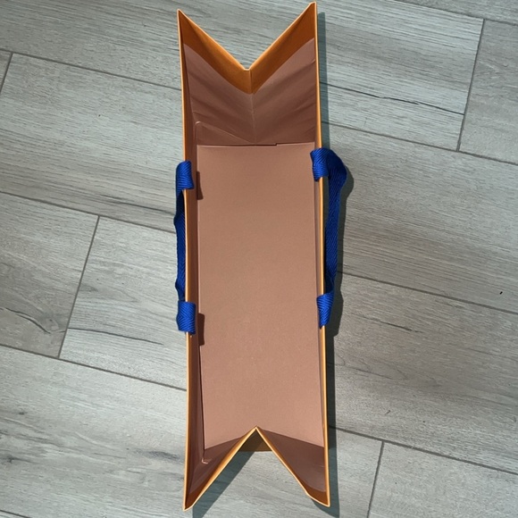 LOUIS VUITTON Gift Bag - Picture 5 of 6